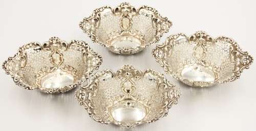 *SILVER*WOW LOT OF FOUR MATCHING HALLMARK SILVER PIERCED BON BON DISHES BY WALKER & HALL-HIGH VALUE