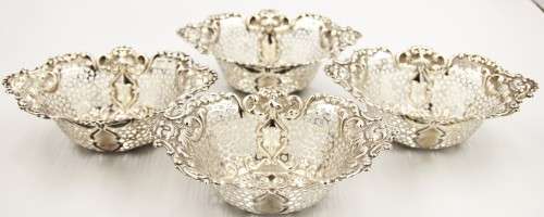 *SILVER*WOW LOT OF FOUR MATCHING HALLMARK SILVER PIERCED BON BON DISHES BY WALKER & HALL-HIGH VALUE