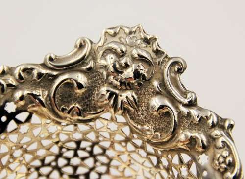 *SILVER*WOW LOT OF FOUR MATCHING HALLMARK SILVER PIERCED BON BON DISHES BY WALKER & HALL-HIGH VALUE