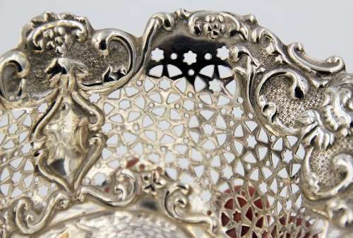 *SILVER*WOW LOT OF FOUR MATCHING HALLMARK SILVER PIERCED BON BON DISHES BY WALKER & HALL-HIGH VALUE