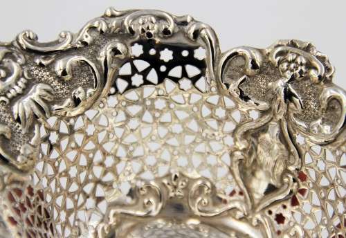 *SILVER*WOW LOT OF FOUR MATCHING HALLMARK SILVER PIERCED BON BON DISHES BY WALKER & HALL-HIGH VALUE