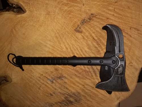 TOMAHAWK AXE