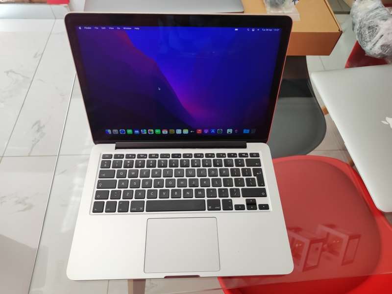 Macbook Pro Retina 13 inch Prestine Condition - Core i5 - 8GB Ram - 256GB SSD