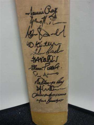 Signed Cricket bat Full size