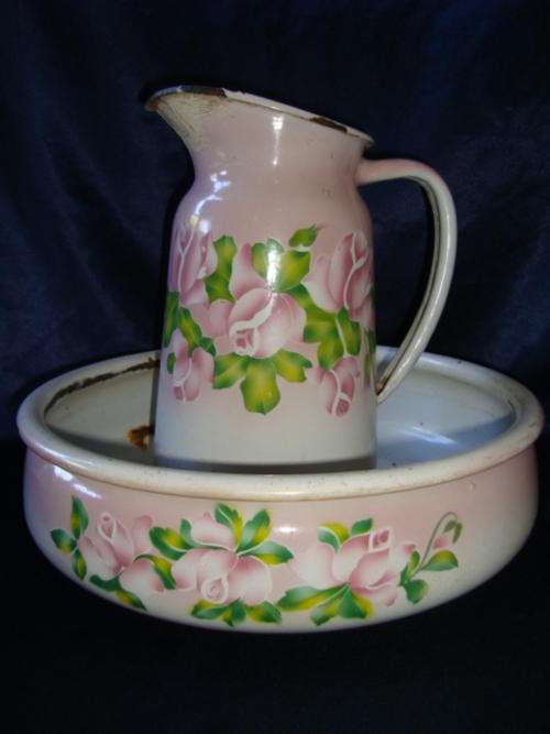 VINTAGE ENAMEL WASH SET...STUNNING COLOURS!!!
