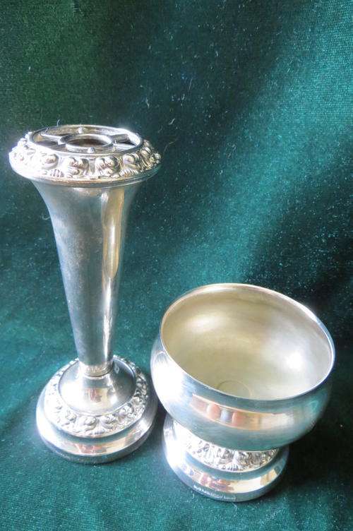 IANTHE SILVERPLATED POSY HOLDERS/VASES (Made in England)