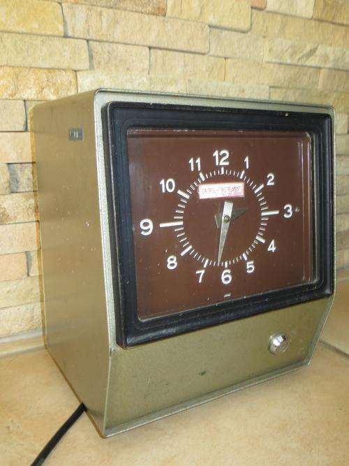 VINTAGE CLOCK IN TIME RECORDER MACHINE...Working Condition!