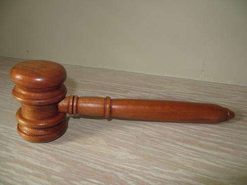 AUCTIONEERS/JUDGE SOLID WOODEN GAVEL HAMMER