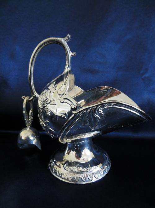 ELEGANT VINTAGE SUGAR SILVERPLATED CADDY/SCUTTLE WITH SCOOP
