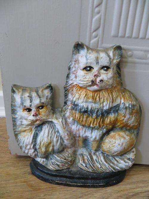 ANTIQUE SOLID CAST IRON PAIR OF CATS DOORSTOP