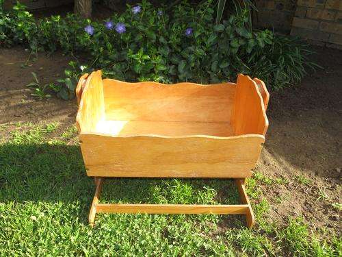 OLD WOODEN HANDMADE DOLLS/TEDDYS COT/CRADLE