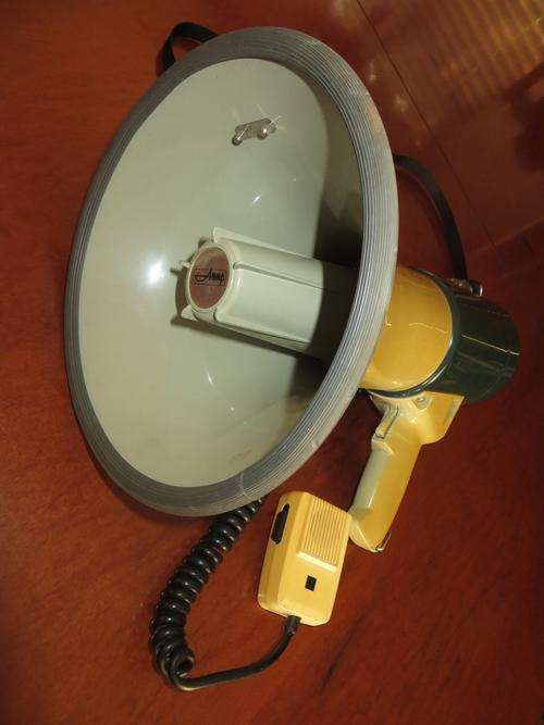 PORTABLE HANDHELD TRANSISTOR MEGAPHONE ER-66...WORKING CONDITION