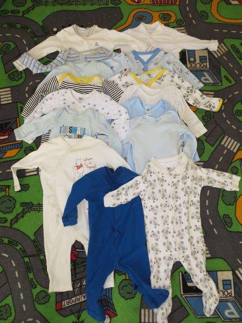 LARGE SELECTION OF BABY BOY CLOTHING 0 MONTHS - 12 MONTHS (ALL FROM TOP QUALITY SHOPS)