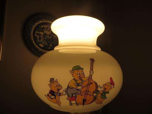 VINTAGE DISNEY BABY/CHILDREN GLASS LAMPSHADE...BEAUTIFUL PIECE!