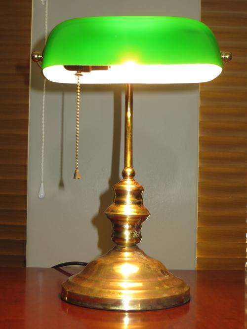 Classic Table/Desk Top Bankers Lamp