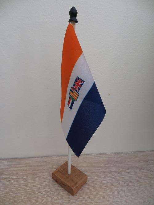 OLD SOUTH AFRICAN APARTHEID FLAG DESKTOP/TABLE CENTRE PIECE STAND