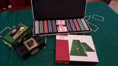 Poker and Black Jack combo kit..Includes the Card Shuffler...Brand New