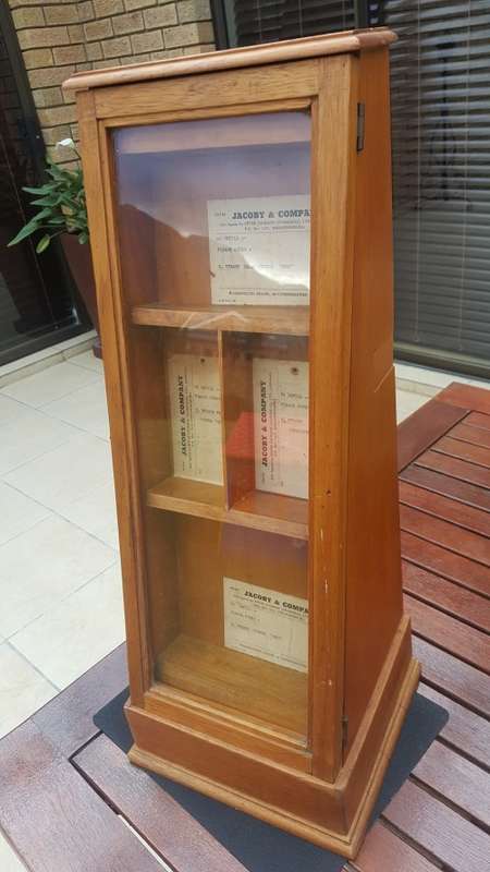 ANTIQUE COUNTER TOP DISPLAY CABINET ADVERSTING H. UPMANN CORONAS CIGARS...FANTASTIC DISPLAY PIECE.