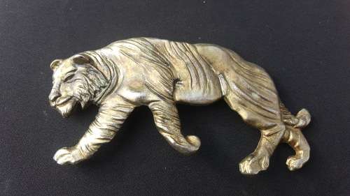 Large vintage Tiger Belt Buckle....Laloon?