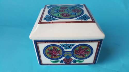 ELIZABETH ARDEN BYZANTIUM THE GOLDEN TILE BOX 1980