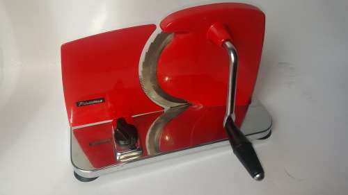 VINTAGE RED STAINLESS STEEL PINEWARE BREAD SLICER/CUTTER