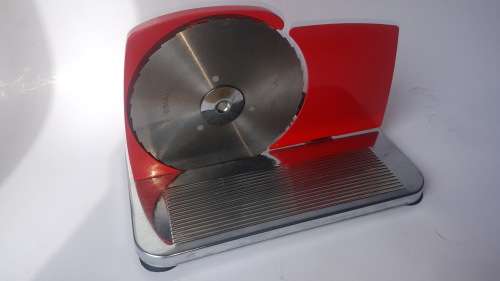 VINTAGE RED STAINLESS STEEL PINEWARE BREAD SLICER/CUTTER