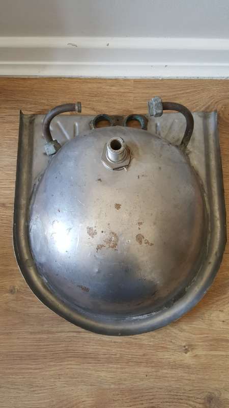 VINTAGE ROUND TRAIN SINK/BASIN (STILL HAS THE PLUG) MARKED 17173