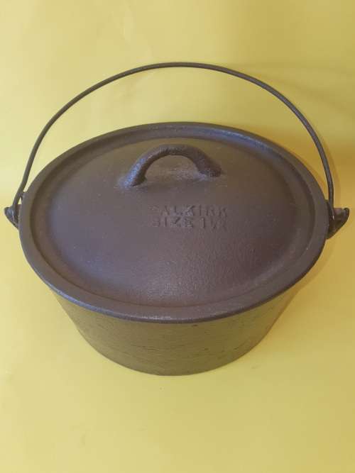 VINTAGE CAST IRON FALKIRK COOKING POTJIE POT (SIZE 1 1/2)