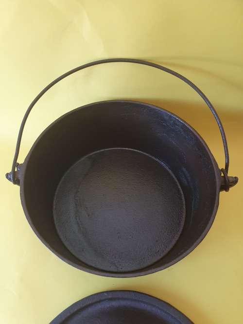 VINTAGE CAST IRON FALKIRK COOKING POTJIE POT (SIZE 1 1/2)