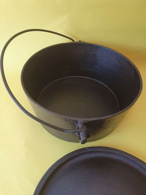VINTAGE CAST IRON FALKIRK COOKING POTJIE POT (SIZE 1 1/2)