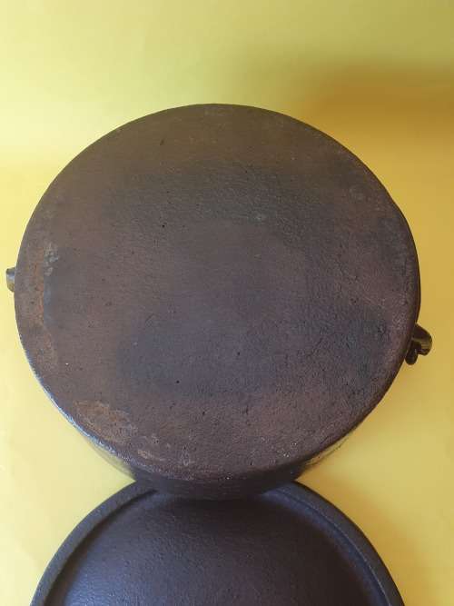 VINTAGE CAST IRON FALKIRK COOKING POTJIE POT (SIZE 1 1/2)