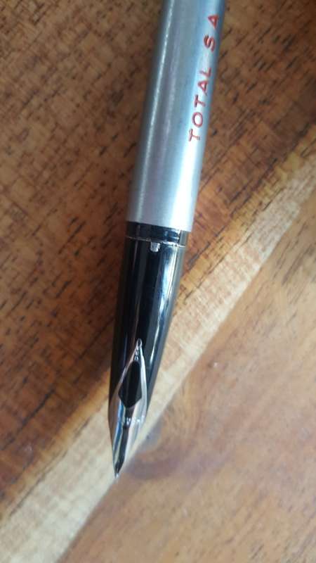 Vintage Sheaffer fine silver fountain pen (Inscription TOTAL SA 1954 - 1979)