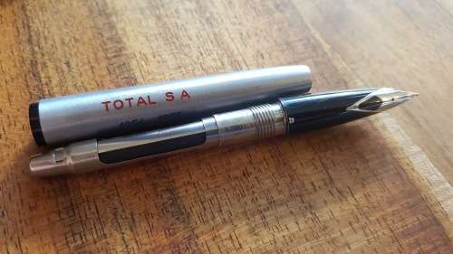 Vintage Sheaffer fine silver fountain pen (Inscription TOTAL SA 1954 - 1979)