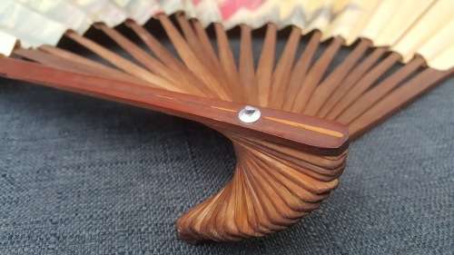 VINTAGE CHINESE PAPER FAN WITH WAR HORSE AND RIDER/WARRIOR