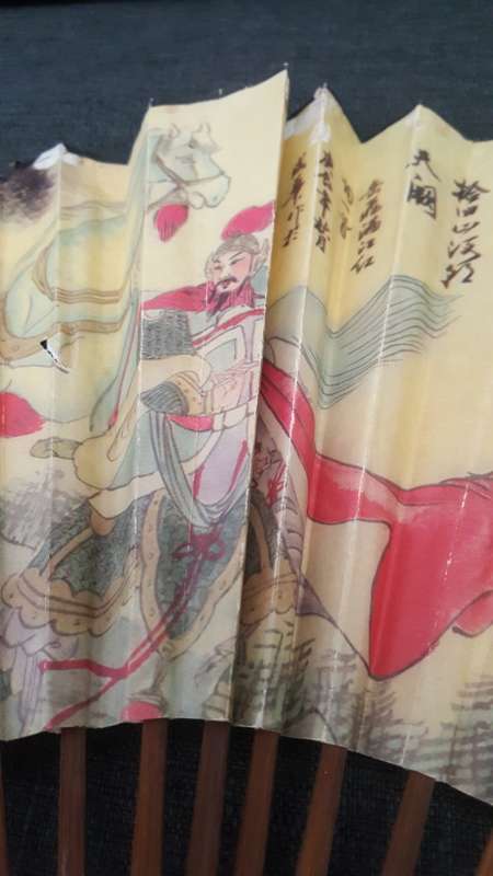 VINTAGE CHINESE PAPER FAN WITH WAR HORSE AND RIDER/WARRIOR