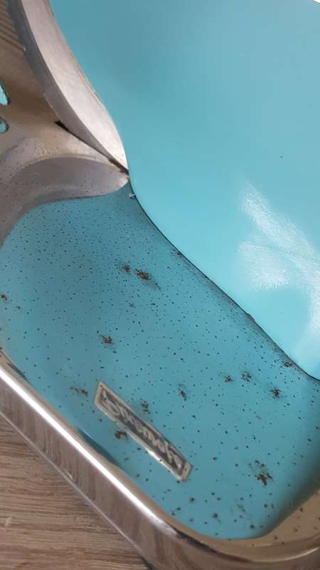 VINTAGE PINEWARE ENAMEL BLUE BREAD SLICER