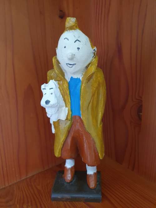 VINTAGE WOODEN CARVED TINTIN & SNOWY FIGURINE