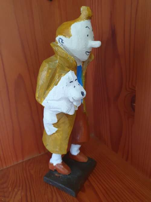 VINTAGE WOODEN CARVED TINTIN & SNOWY FIGURINE