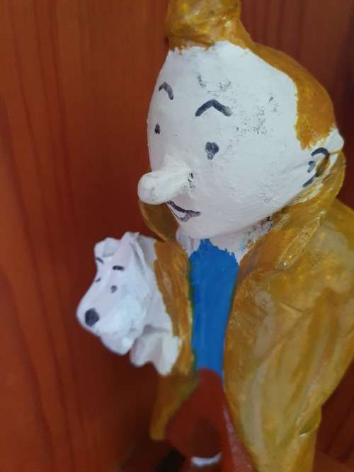 VINTAGE WOODEN CARVED TINTIN & SNOWY FIGURINE