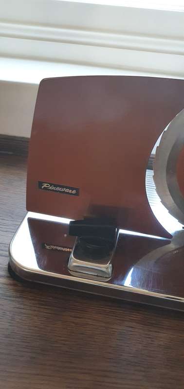 Brown Enamel Pineware Bread slicer/cutter