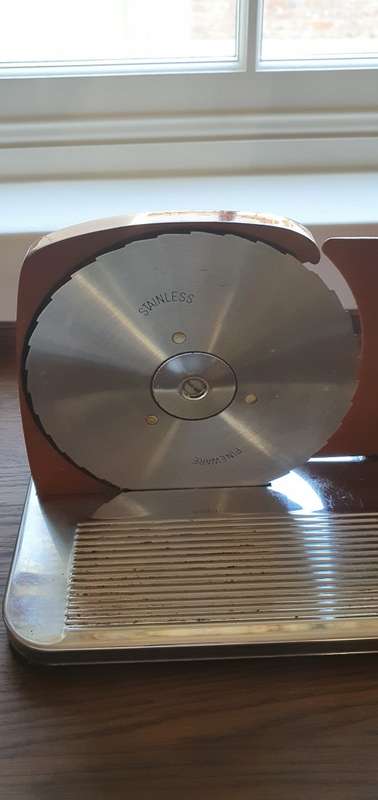 Brown Enamel Pineware Bread slicer/cutter