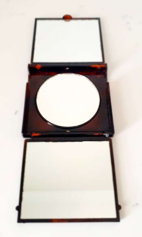 Vintage Double Sided Compact Lighted Makeup Mirror Brown Tortoise Bakelite.