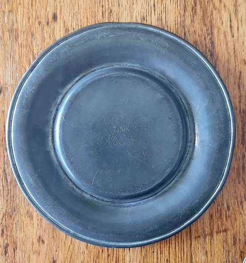 Konge Tinn Norwegian pewter bottle opener and plate