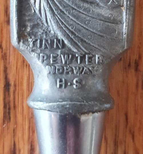Konge Tinn Norwegian pewter bottle opener and plate