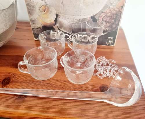 Arcoroc France Fleur Flower Punch Bowl Set (12 Guests)