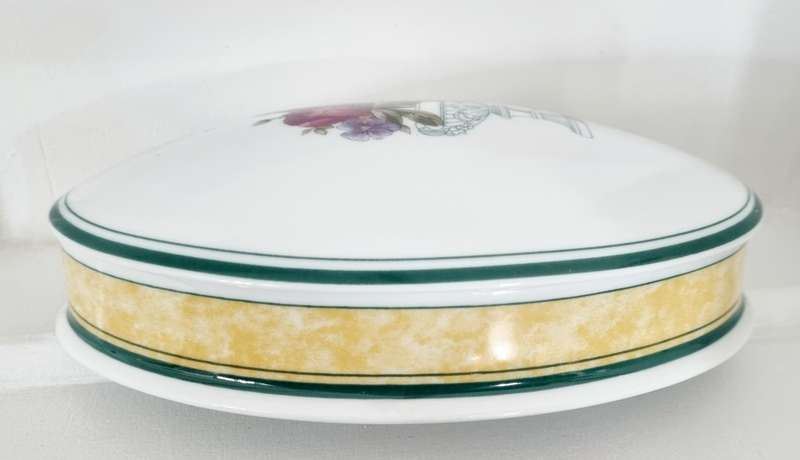 France Limoges Henrietta Collection Handpainted Porcelain Trinket Jewelry Box