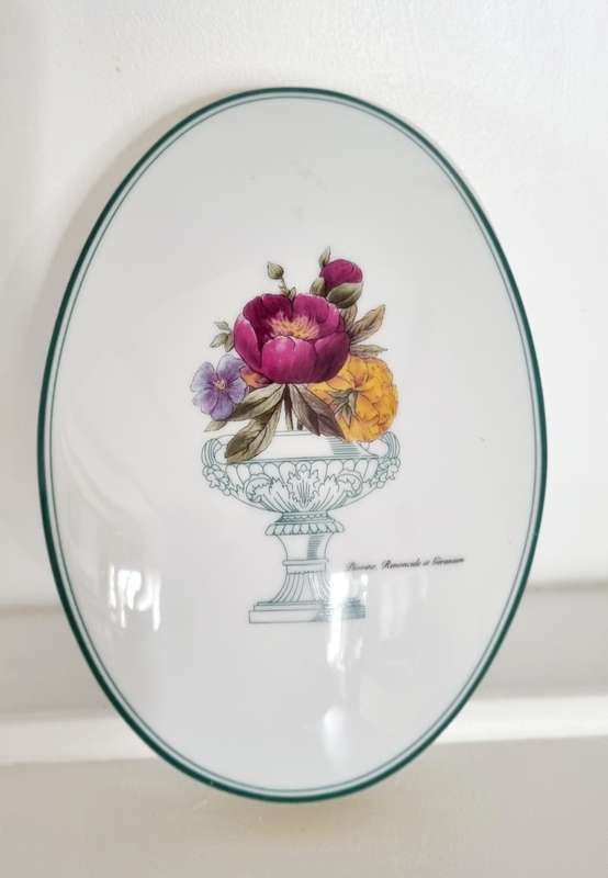 France Limoges Henrietta Collection Handpainted Porcelain Trinket Jewelry Box