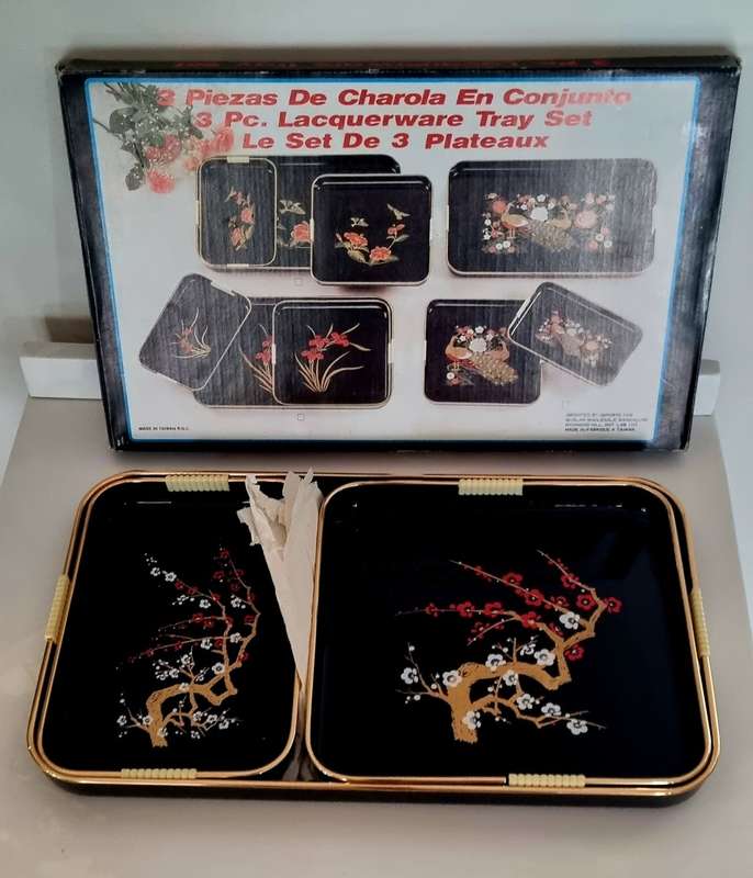 Vintage New Set of 3 piece Lacquerware Tray Set (Cherry Blossom)