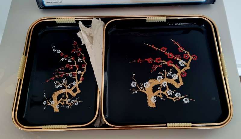 Vintage New Set of 3 piece Lacquerware Tray Set (Cherry Blossom)
