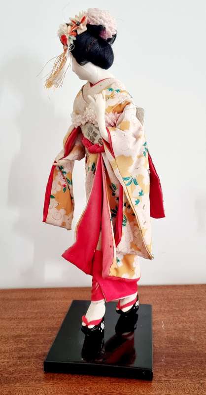 Vintage Traditional Japanese Geisha Doll